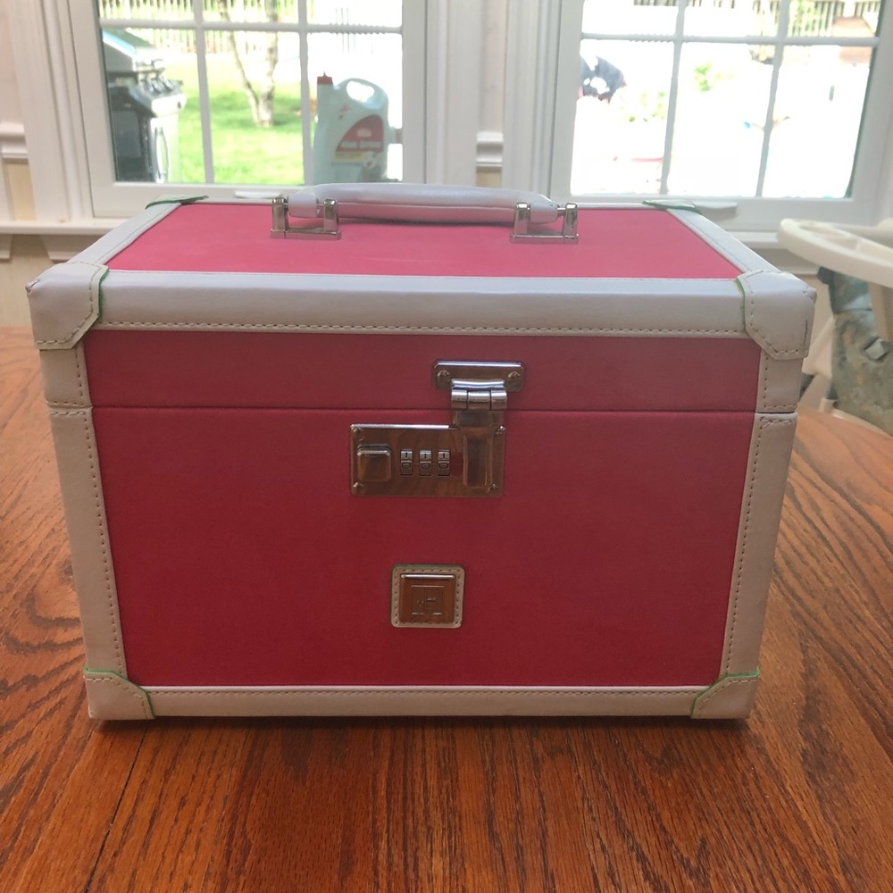 Diane Von Furstenburg Beauty Case